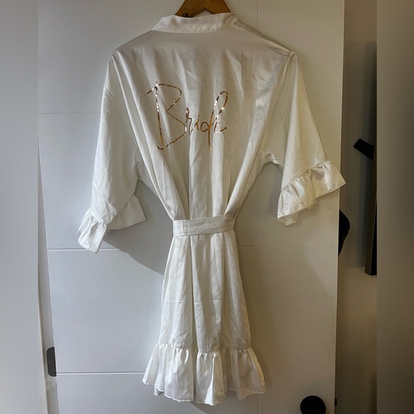 BRIDAL ROBE - Picture 1 of 4